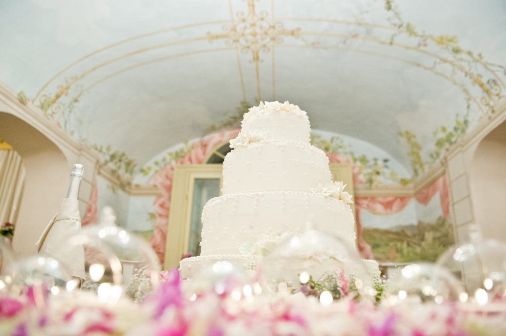 decorazione del tavolo della torta di matrimonio