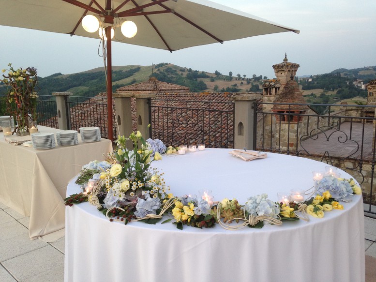 tavolo taglio torta sposi all'antico borgo medioevale