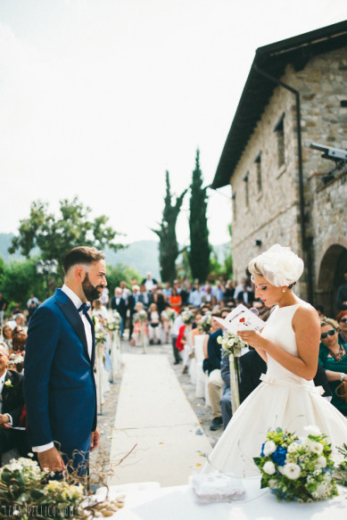 promesse degli sposi in matrimonio con rito civile all'aperto