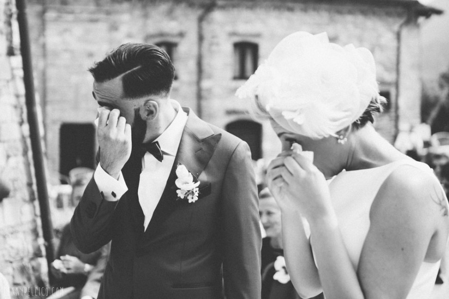 Cerimonia di matrimonio all'aperto, rito civile, forti emozioni