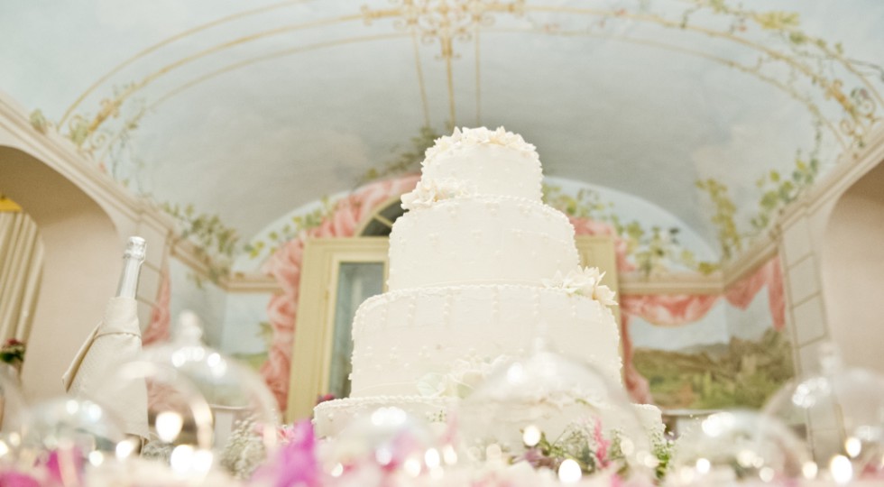 decorazione del tavolo della torta di matrimonio